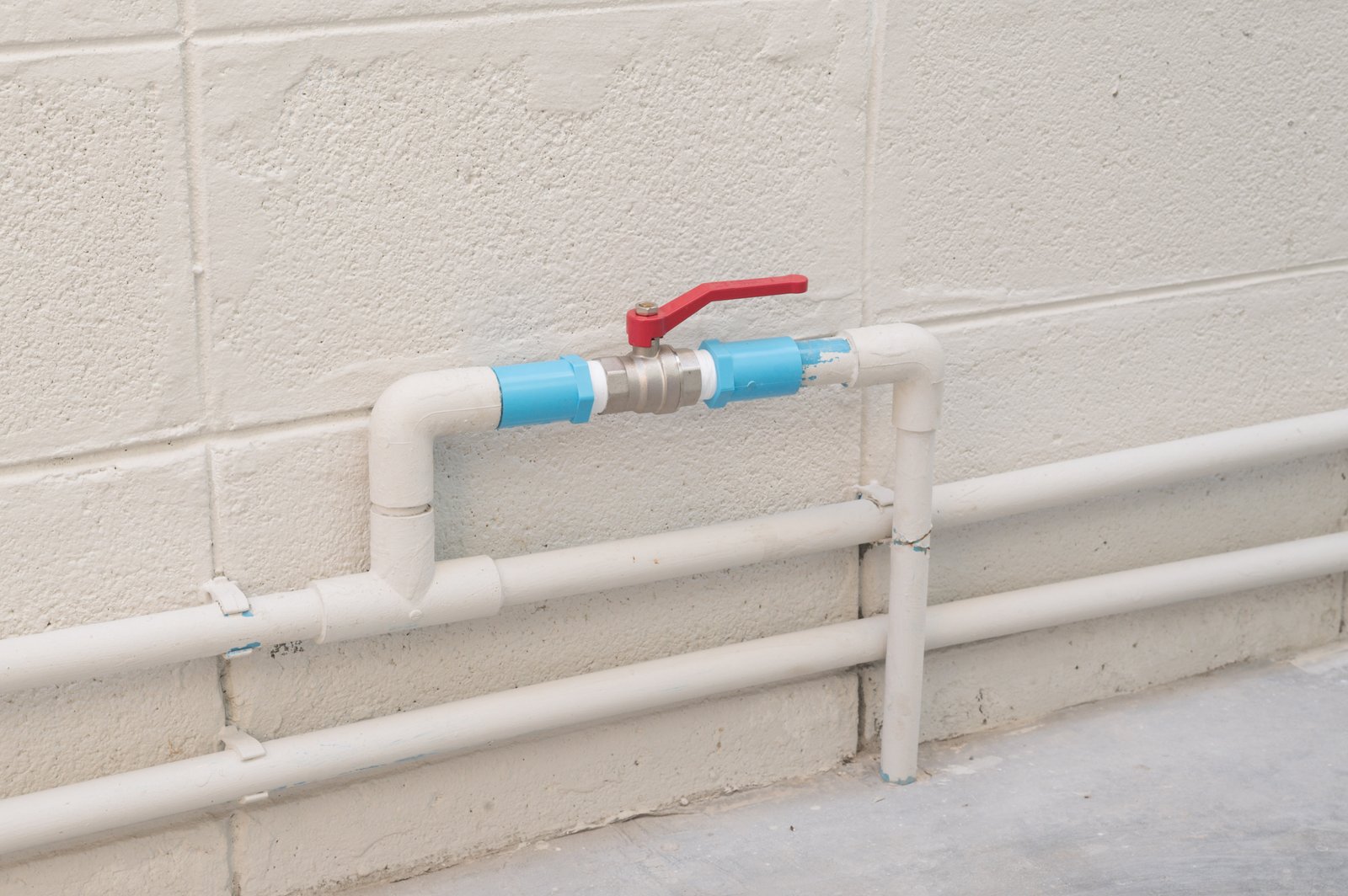 cambio de tuberías en pared